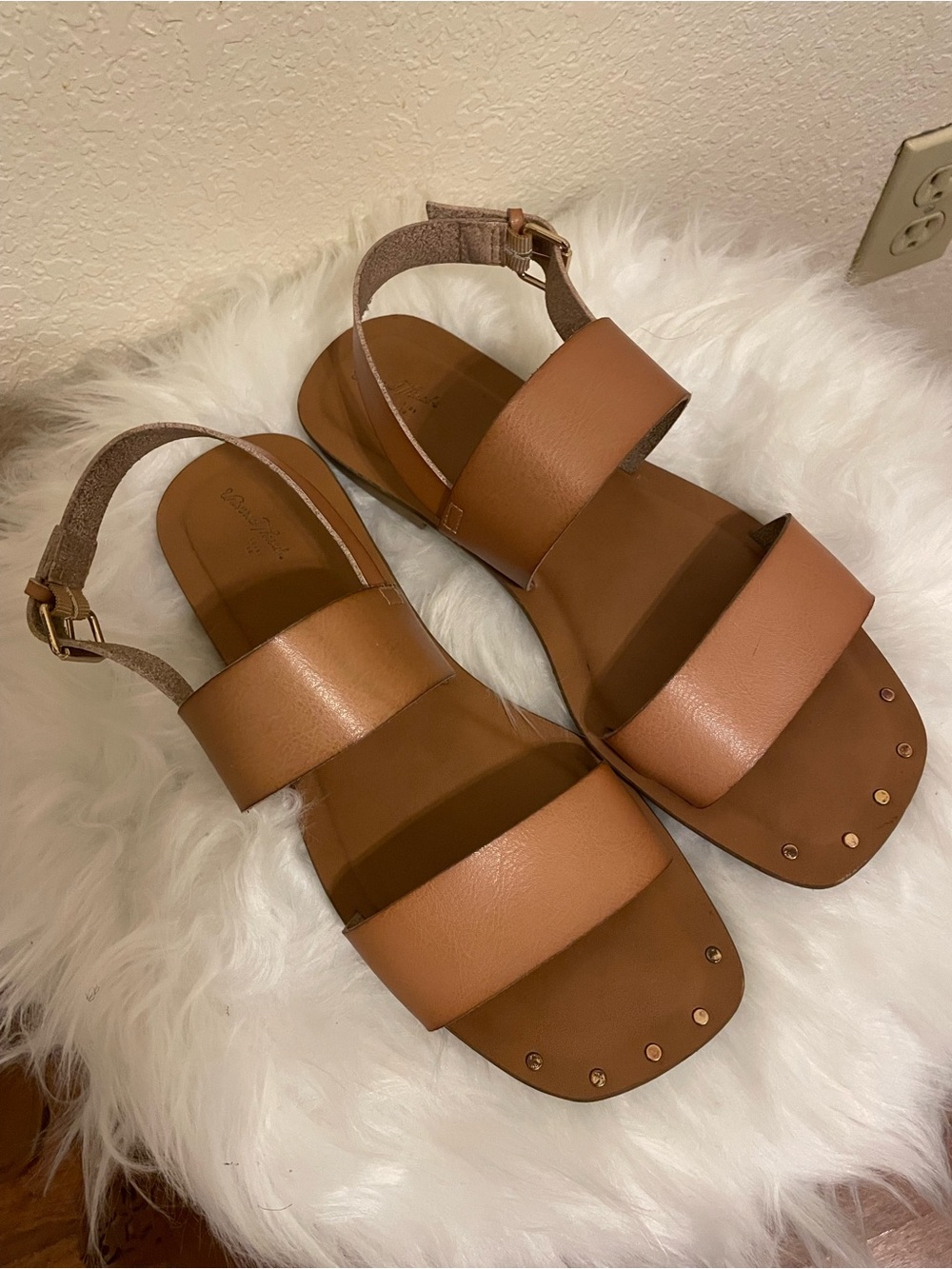 Universal Thread Women's Tan Leather Two-Strap Sandals